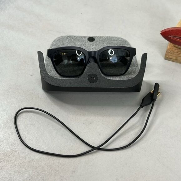 Bose Frames Alto Audio Sunglasses with Open Ear Headphones Black with Bluetooth - Picture 11 of 14